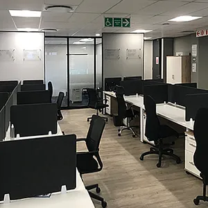 Open Plan Office Furniture with Vinyl Flooring and Electrical